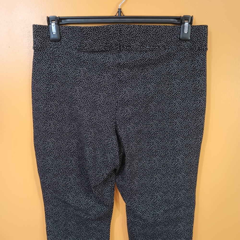 Old Navy Black and White Dotted Cropped Leggings Size L - Picture 7 of 8